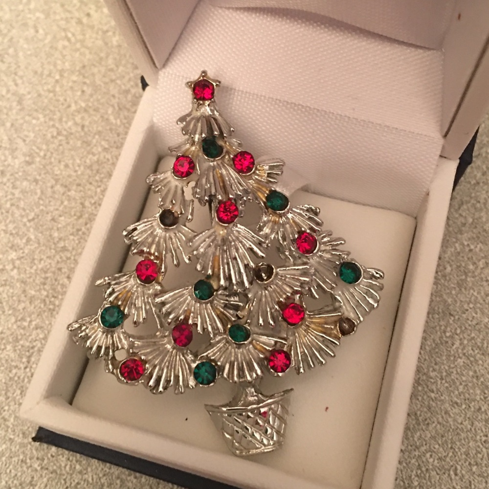 Christmas tree pin